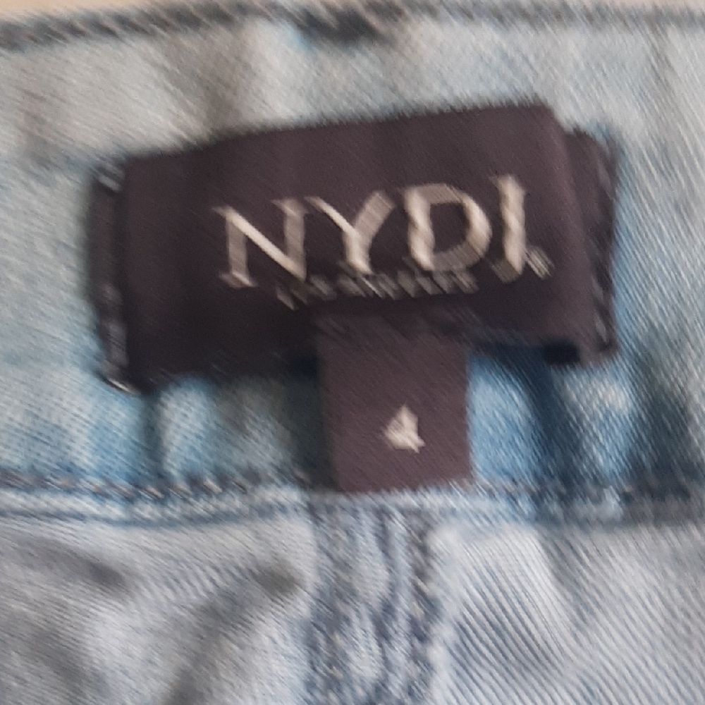 NYDJ💙PRETTY Embroidered HEM Light Blue Jeans Size 4 - Picture 3 of 7